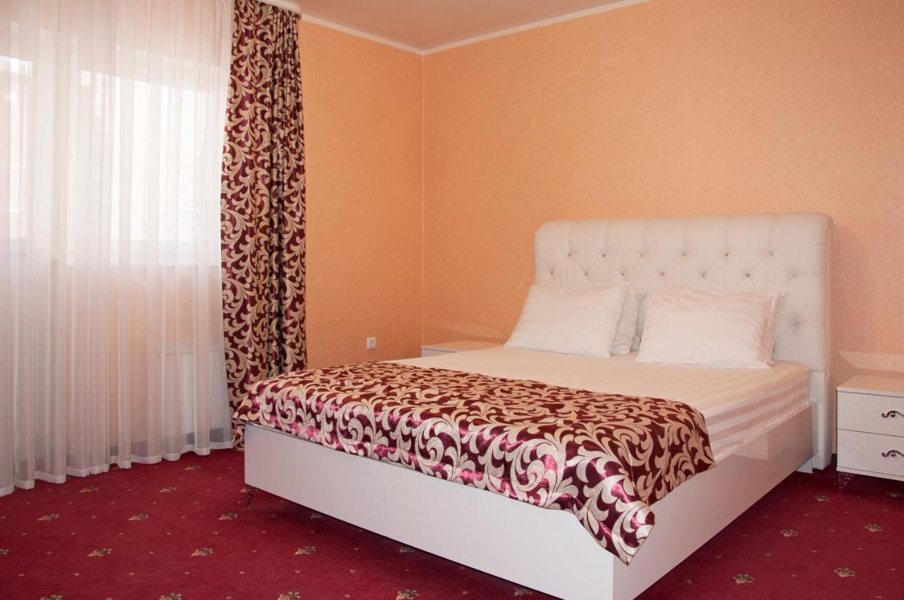 Red Hotel (ред) 3* Анапа центр, Анапа. Отель три звезды Анапа. Ред отель сауна Анапа. Отель Red Армавир.