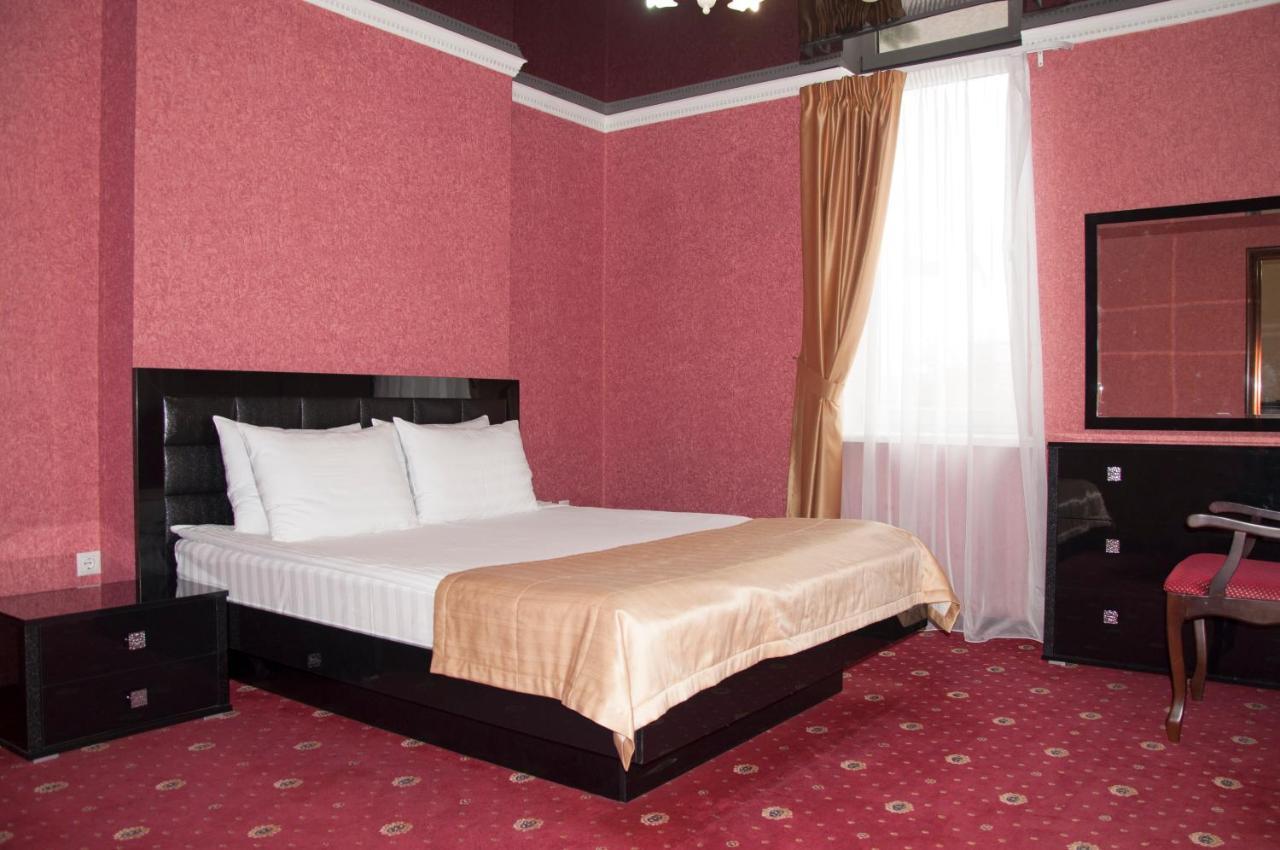 Red Hotel (ред) 3*. Россия,Анапа,Red Hotel. Отель ред хотел Анапа. Ред отель сауна Анапа.